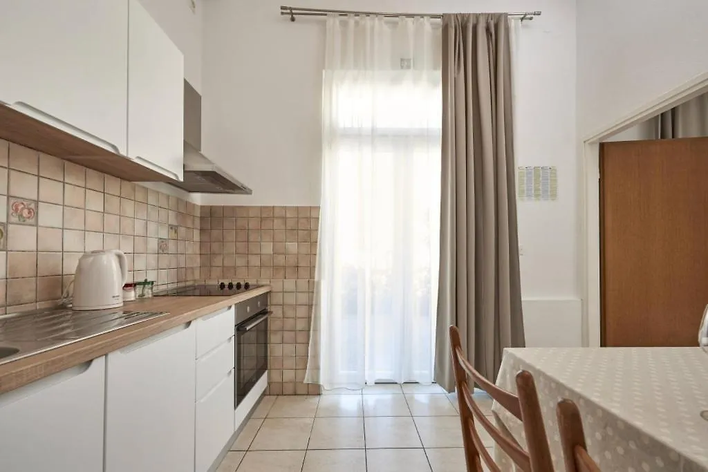 Apartment In Slatine With Terrace, Air Conditioning, Wifi Trogir
