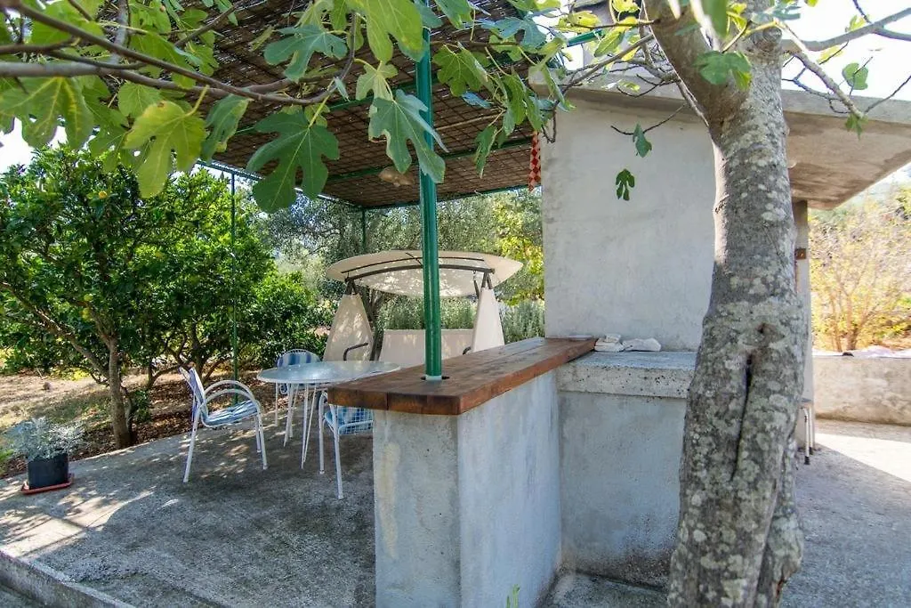 Apartment In Slatine With Terrace, Air Conditioning, Wifi Trogir