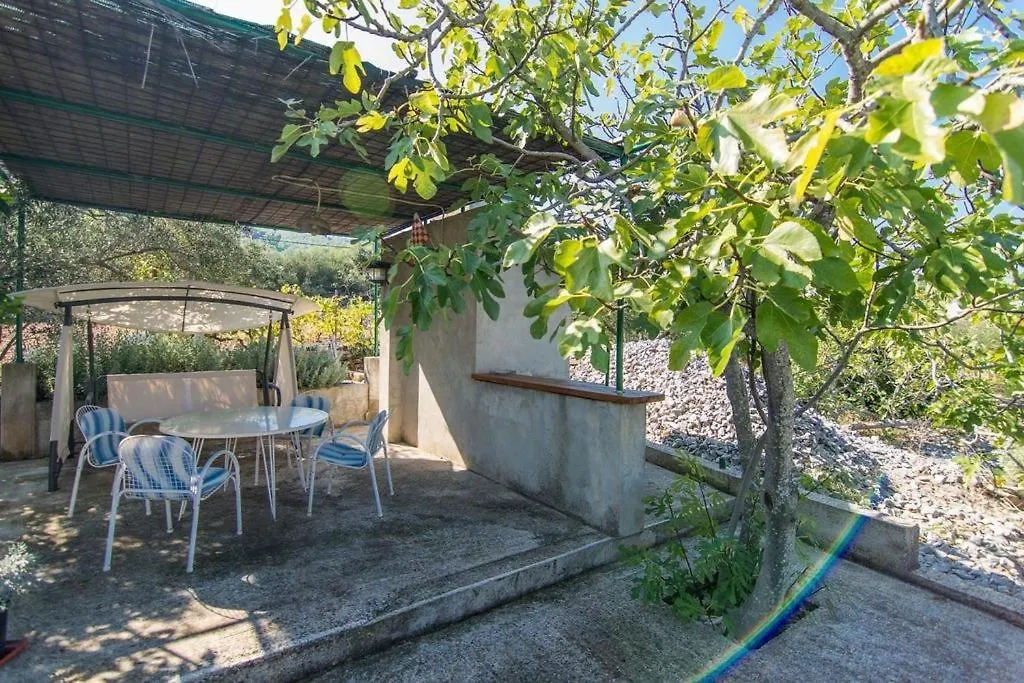 Apartment In Slatine With Terrace, Air Conditioning, Wifi Trogir