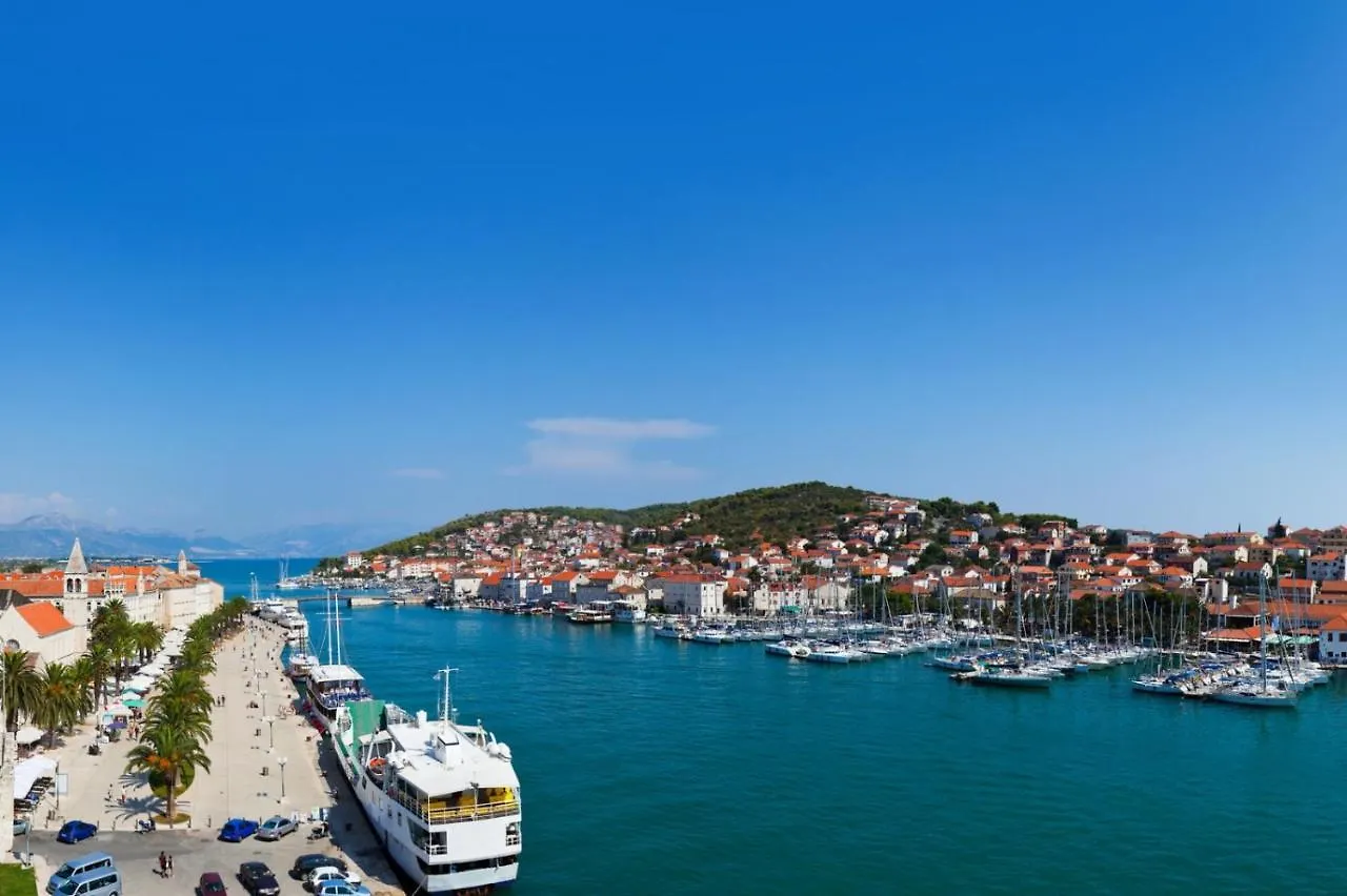 Apartment In Slatine With Terrace, Air Conditioning, Wifi Trogir Croatia