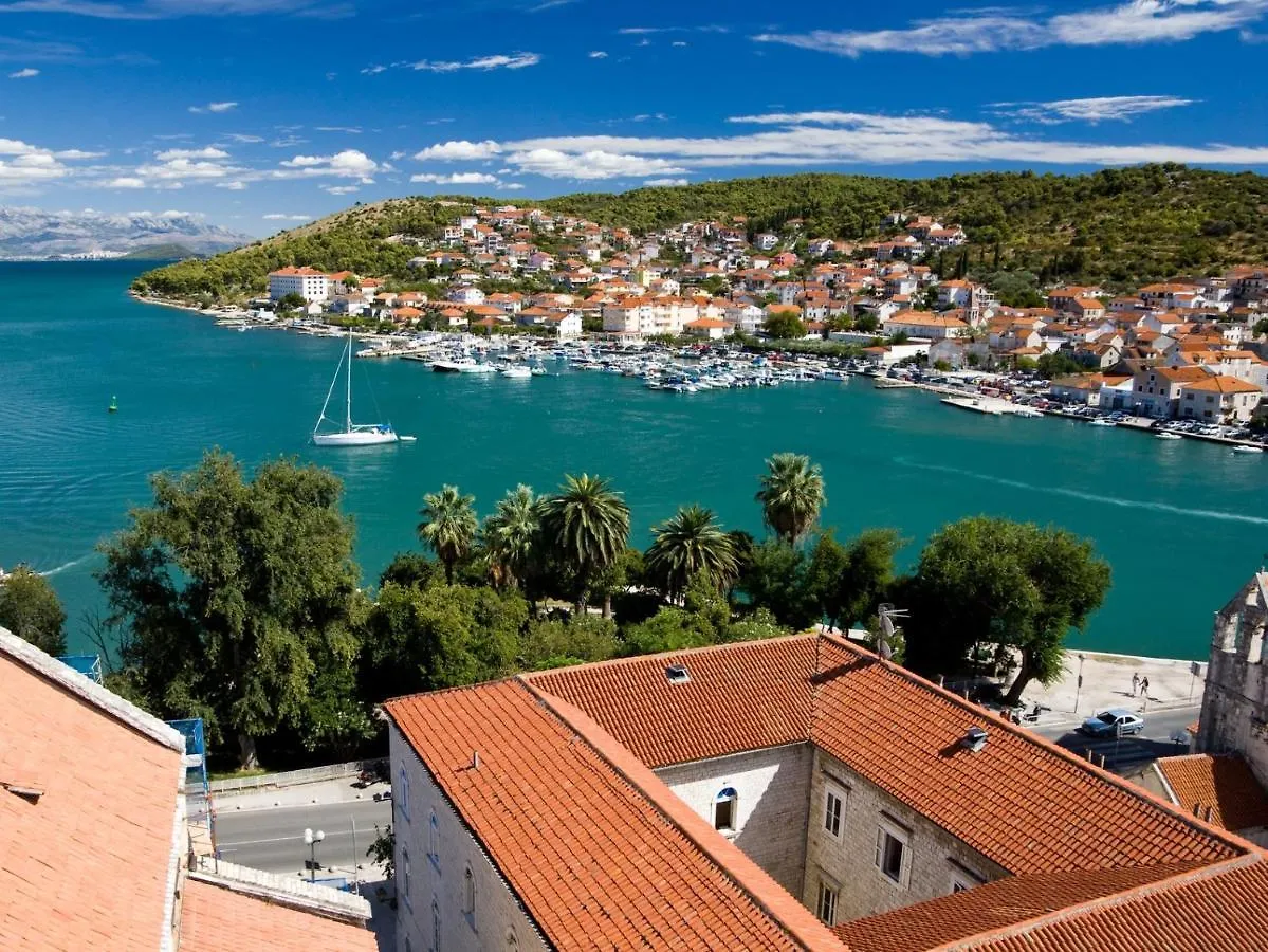Apartment In Slatine With Terrace, Air Conditioning, Wifi Trogir 0*,
