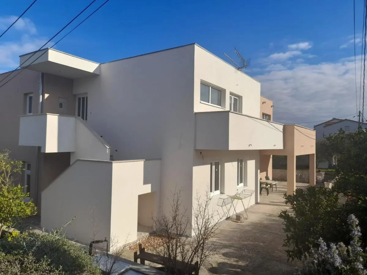 Apartment In Slatine With Terrace, Air Conditioning, Wifi Trogir