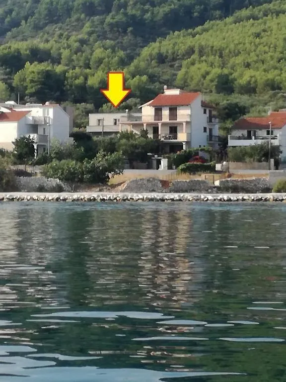 Apartment In Slatine With Terrace, Air Conditioning, Wifi Trogir