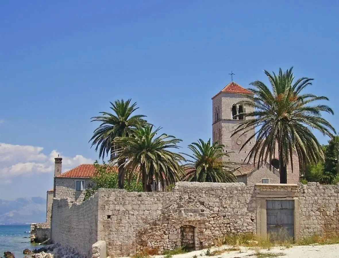 Apartment In Slatine With Terrace, Air Conditioning, Wifi Trogir