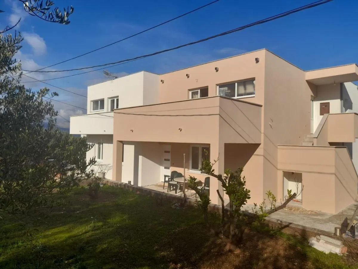 Apartment In Slatine With Terrace, Air Conditioning, Wifi Trogir